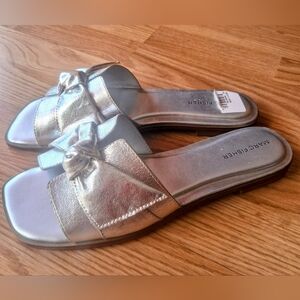 Marc FISHER NWT Ladies Silver, Metallic Look Sandals, Sz 9